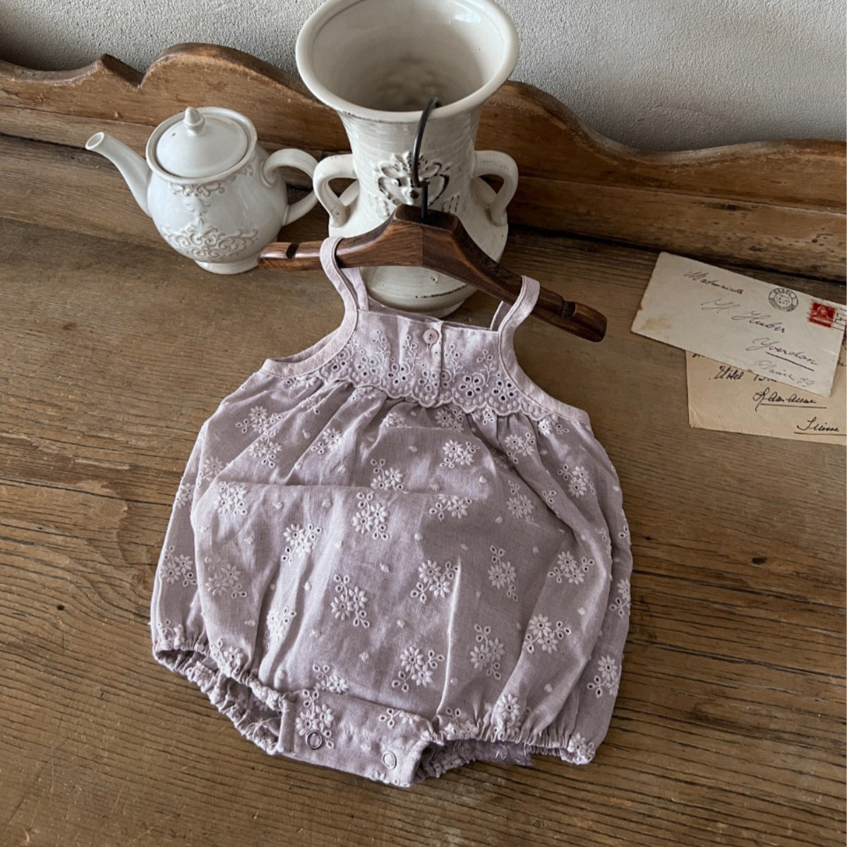 Summer Hot Selling Baby Kids Girls Vintage Sleeveless Flowers Embroidered Princess Onesies