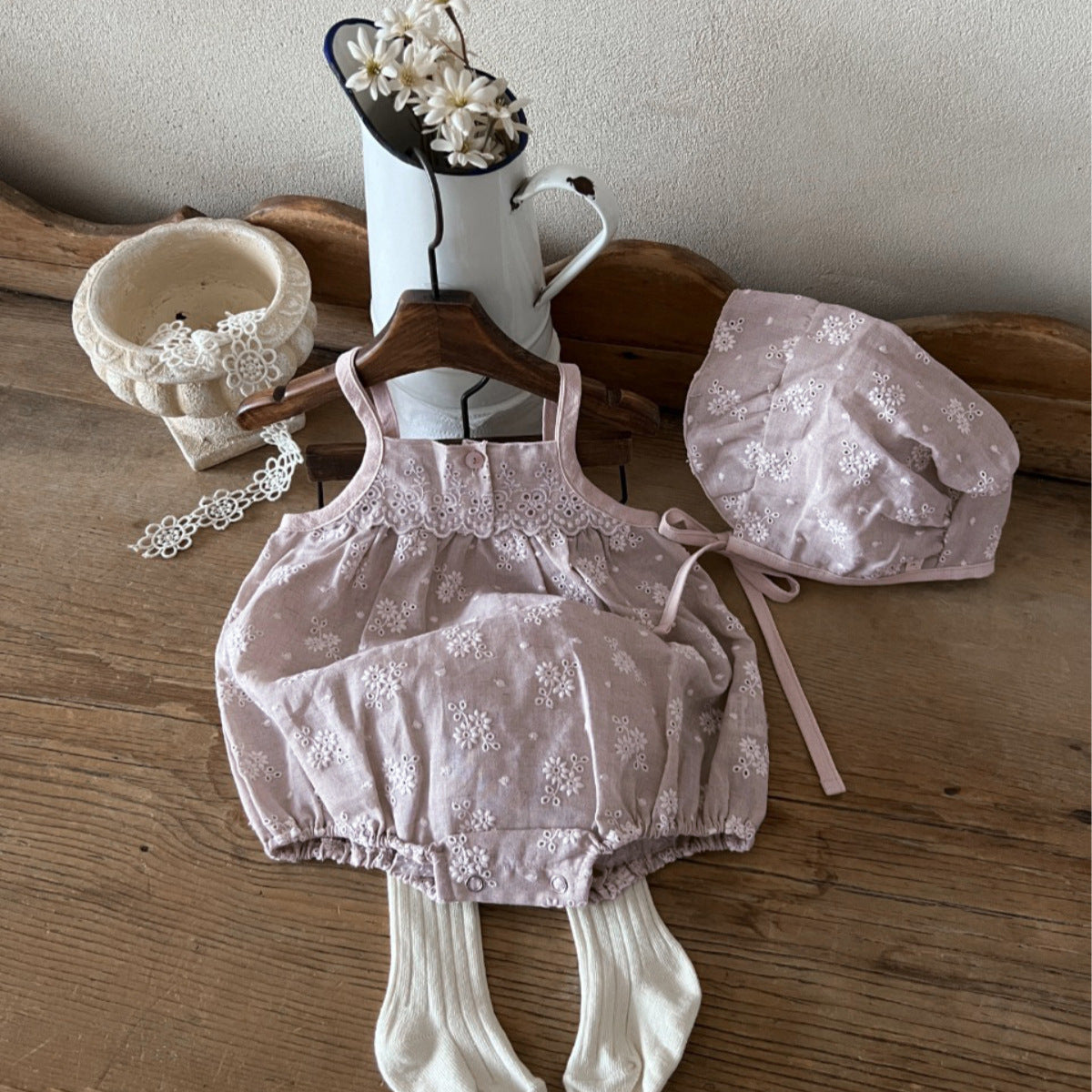 Summer Hot Selling Baby Kids Girls Vintage Sleeveless Flowers Embroidered Princess Onesies